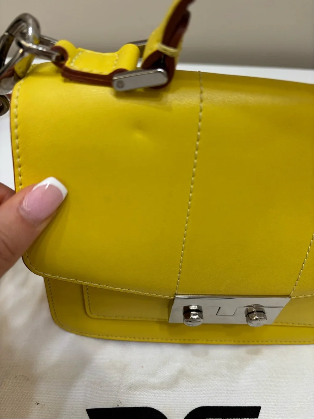💛 Claudio Civitico “Atae” Yellow Leather Crossbody – Special Edition